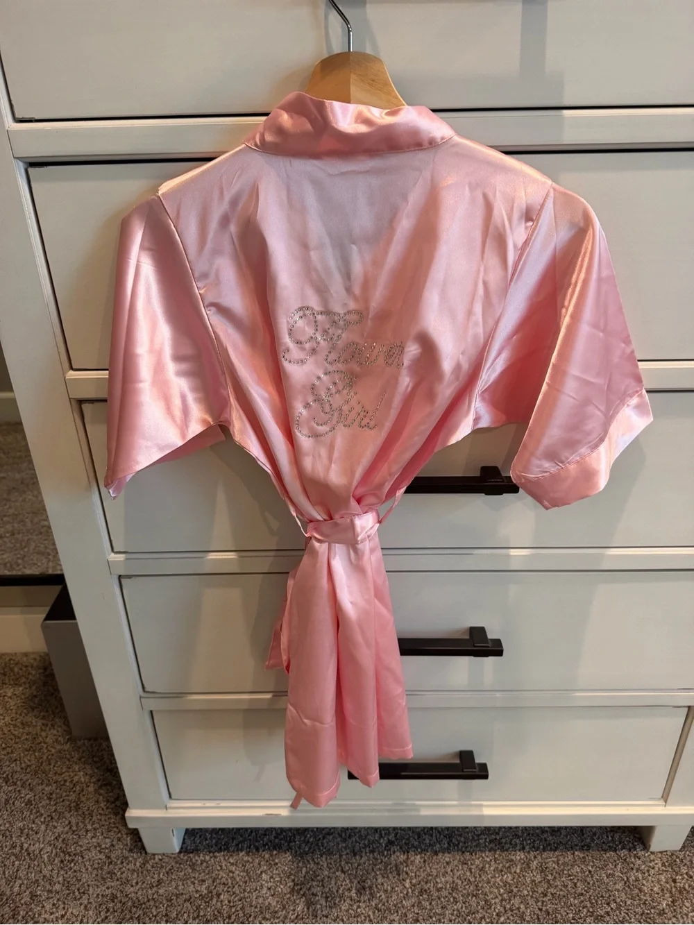 Girls, pink flower girl robe . Size medium.